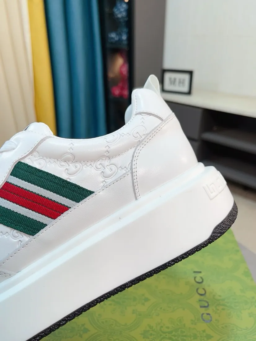 Men's shoes 💰458🌹🌹[GUCCI] Gucci's new lace-up casual men's shoes are on the market first, and the materials and workmanship are superior to all versions on the market. The highest quality shipped first-layer cowhide with imported original perforated materials➕Genuine leather lining, privately molded soft outsole, high foot comfort, imported special materials highlight the brand's unique charm, high-end customization 38-44